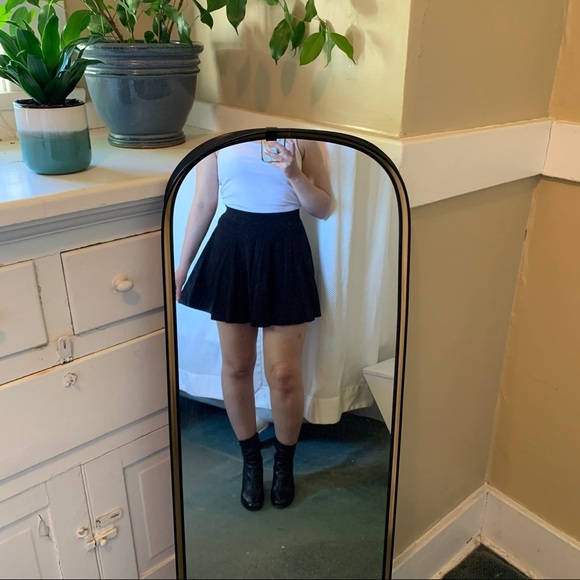 DONATED H&M black circle skater A-line miniskirt - Picture 3 of 5